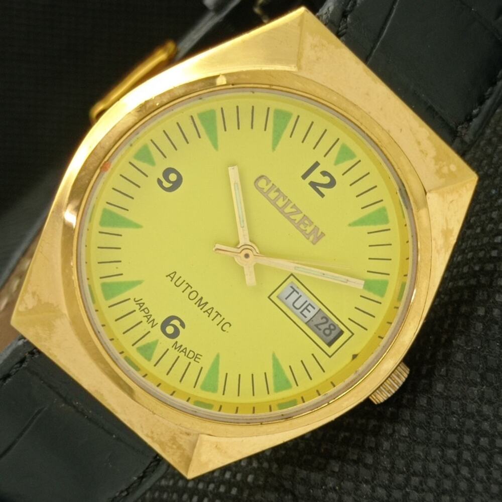 Vintage 1979 Citizen Automatic Mens Gold Watch W/daydate & Green accents